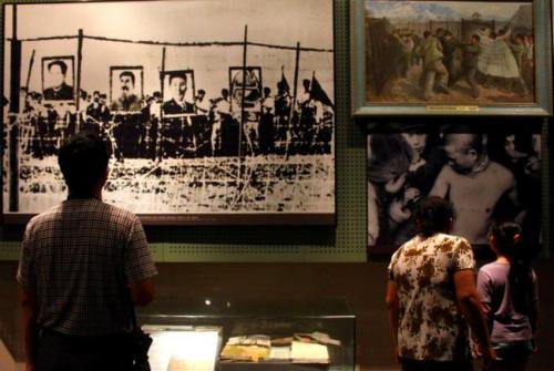 丹东市抗美援朝纪念馆内的陈列室有许多老照片。